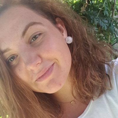 MadelineMtt's profile picture. Animes+manga+food+music+friends =LIFE!😁😂
Your lips, my lips, APOCALIPS