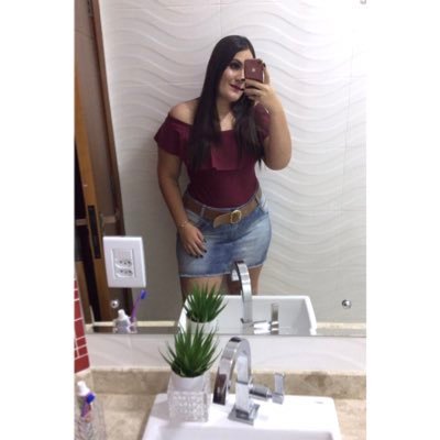 LaraCastilho4's profile picture. 