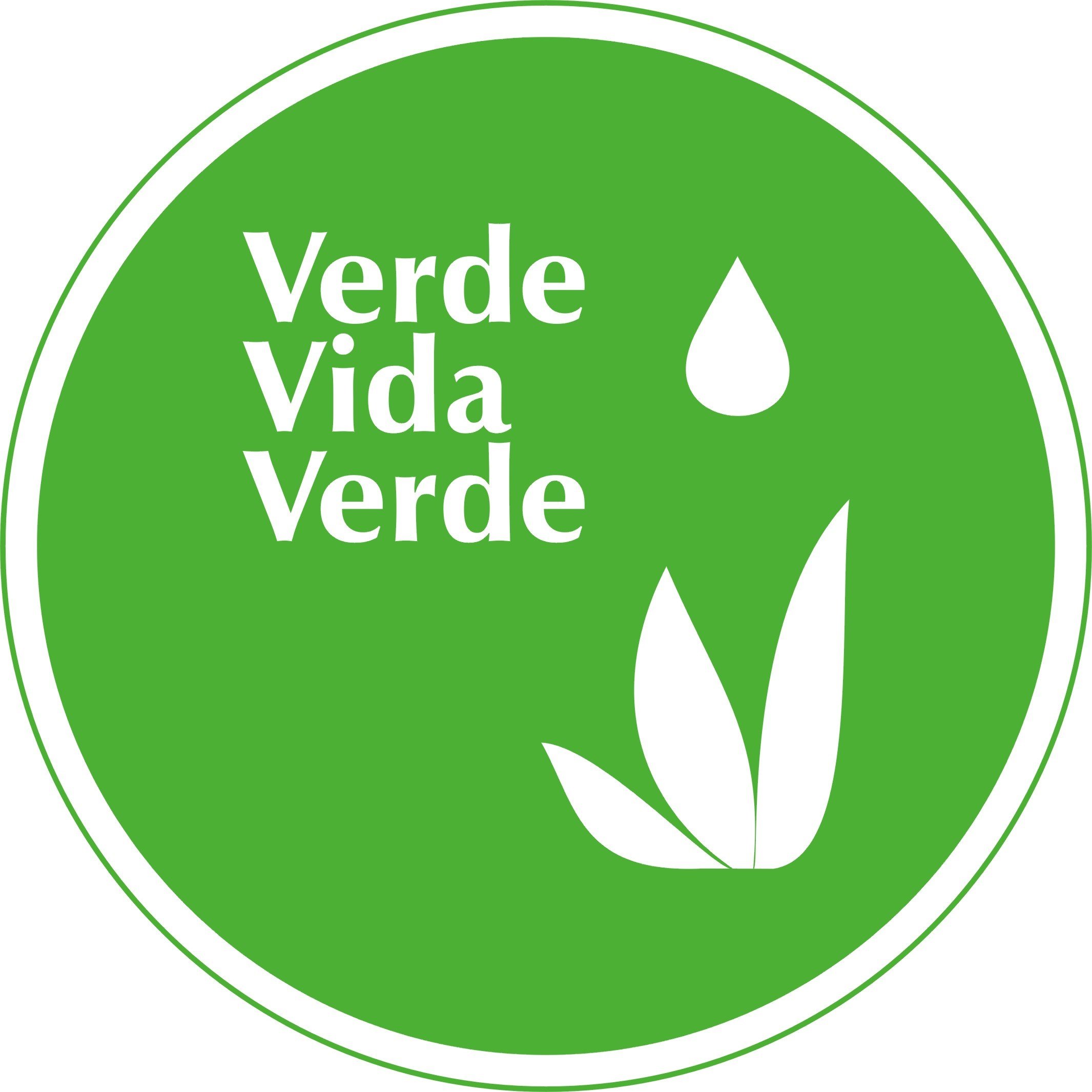 Somos una tienda que ofrece productos para jardinería, cultivos y campos deportivos. Nuestro principal producto es el administrador de humedad, HYDRETAIN.