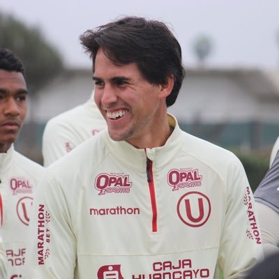 Jugador de futbol en el club Universitario de Deportes, ex seleccionado nacional sub 20