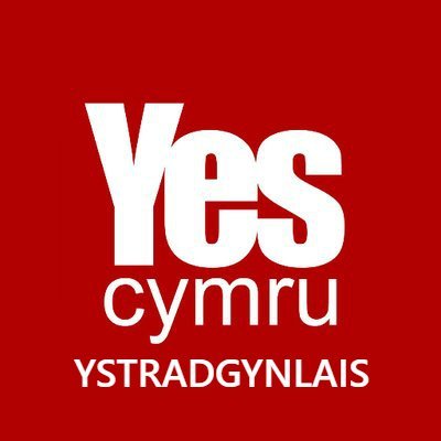 Supporters of Yes Cymru in Ystradgynlais 🏴󠁧󠁢󠁷󠁬󠁳󠁿 Cefnogwyr Yes Cymru yn Ystradgynlais. Mae Cymru yn eisiau annibyniaeth nawr.