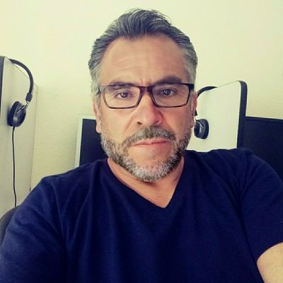 1TonyMx's profile picture. Regala tu sonrisa  a quien la merezca.
Tu amor  a quien lo valore.
Y tu vida a quien te ame....✌