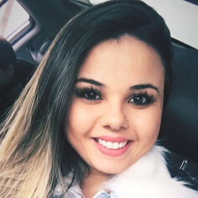 Não sei se estou perto ou longe demais, se peguei o rumo certo ou errado.Já não caminho mais sozinha, levo comigo cada recordação, cada vivência, e cada lição.