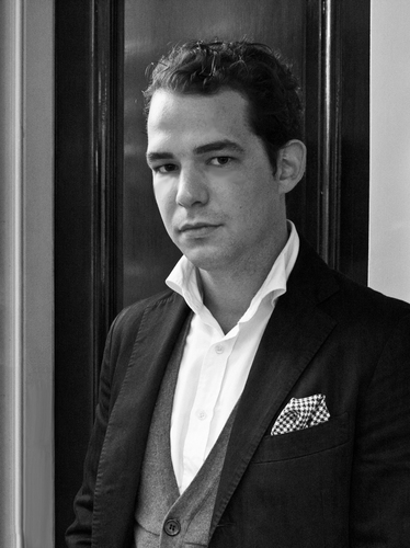 selectionneur's profile picture. Mastering the art of the effortless look by doing things with great consideration. Loving FASHION | RETAIL | BRANDING | MARKETING | CREATIVITY #Undercover