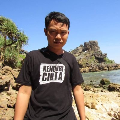 semut_h1t4m's profile picture. 