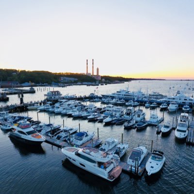 Crowborough’s premier tourist attraction. The gateway to the Sussex broads. Boat hire, pier, boutique shopping & fine dinning at the Dockers Fist gastro pub.