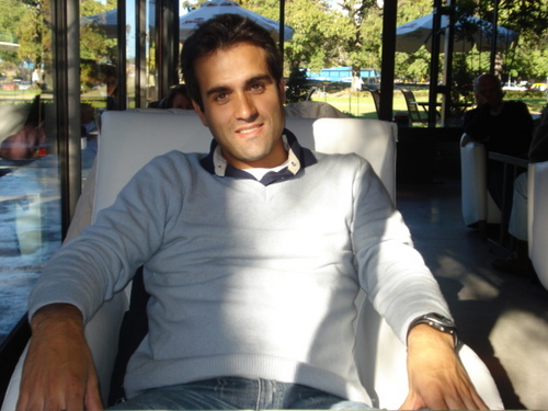 Engenheiro Civil, formado pela FAAP. Corinthiano de coração!