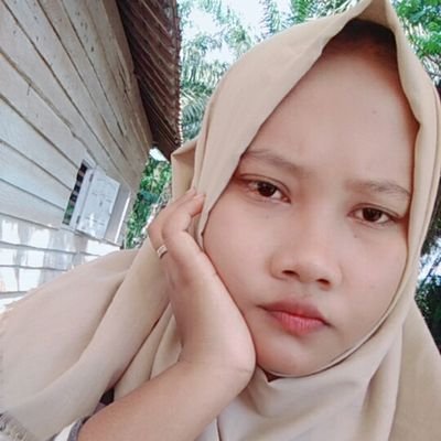 cEmutzEtrista's profile picture. 