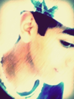 Menino que te encαntαα ;
Gαrotoo que te fαscinα ;
Homem que te enlouquecee.

- αquele que te fααz tão beem