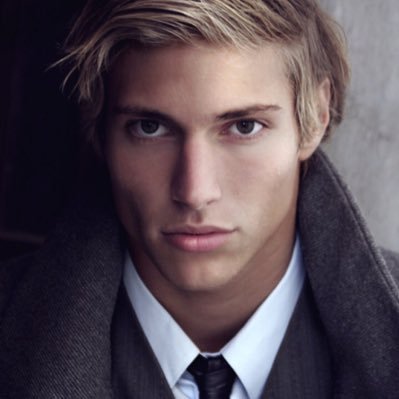 Glymera Lawyer to the king. Born with silver spoon in his mouth but his heart, he wears that on his sleeve.|#Defected| #BondedBrothers|21+|#BDB|Gay|#Fake|#RP.