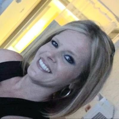 FeathersMisty's profile picture. 