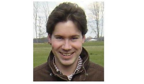 Gelooft in de hemel met beide benen op de aarde. Werkt als predikant voor de St Paul's Cathedral in Wezep. Geniet van vrouw, kinderen en dieren.
