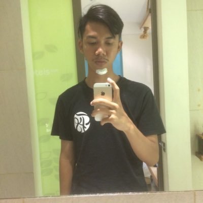 STRLDN_'s profile picture. Proper Human Being 🤡