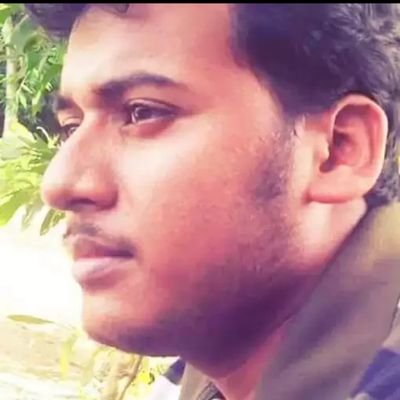 একজন কর্মজীবি অতিসাধারণ  মানুষ _😑