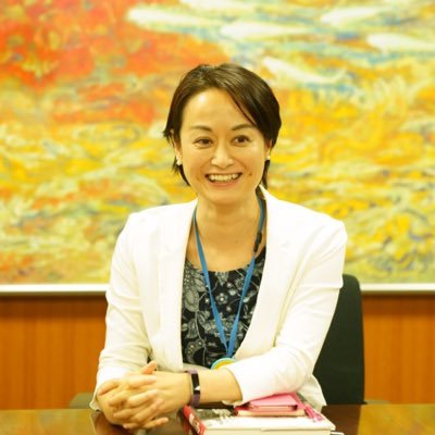 大阪市港区長。進学塾（国語教師）→起業（広報代行）→民間人校長→前・生野区長。防災／教育／こども・若者支援／まちづくり／やさしい日本語など。日本酒・マンガ・音楽🍏好き。謎ダンナ（ゆる夫）持ち。業務外で好きにつぶやきつつ、行政情報を届けます。１日１回防災ツイートします。※組織対応が必要な質問にはお答えしていません