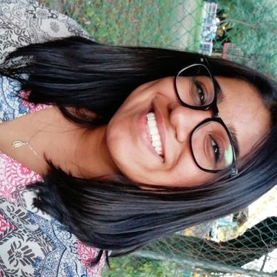 SoyDianaCabrera's profile picture. Un día te van a abrazar tan fuerte que todas tus partes rotas se juntaran de nuevo ♥️ ✨