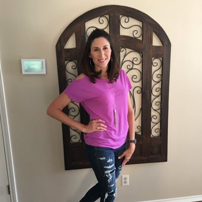 Elementary PE Teacher who ❤️’s teaching fitness, games, activities, dance, sports, and everything under PE!