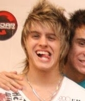 oficializada pelo @pelanzarestart no dia 22/09/2010 . Fc destinado ao Thomas da Restart, Se vse leva ele pra todo lugar SIGUA aqi ! dona : Kobameuar - naty