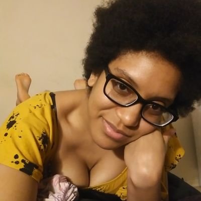 18+ NSFW Erotic Model. Find me on chaturbate as izzy_flowers I'm a sexy fun loving ball of Sunshineš. Here to please and excite šš