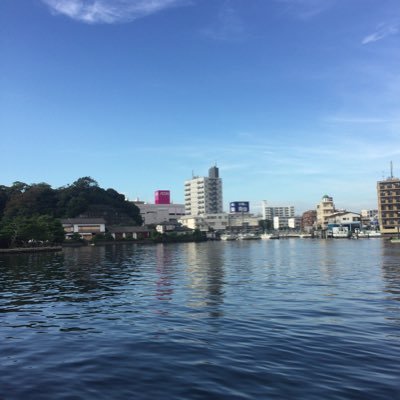 横浜市 金沢八景に住んでます。 自然豊かで海も近く素敵なロケーション。 こんな八景が大好です。  お酒と音楽と娘（笑）をこよなく愛しつつホームタウン八景を盛り上げて行きたいと思いますんで、気になった方は気軽にフォローしてください。