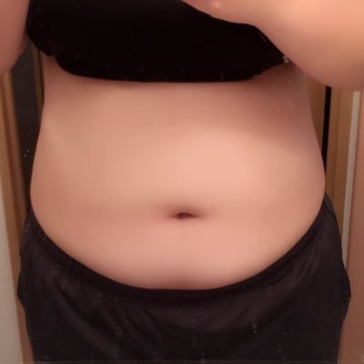 ぽん ダイエット در توییتر パーにしたら赤ちゃんみたいな手 グーにしたらドラえもんみたいな手 と言われ続けてきたうちの手 いつか血管とか骨がうっすら浮くきれいな手になりたい W Http T Co Fpvewje0n0