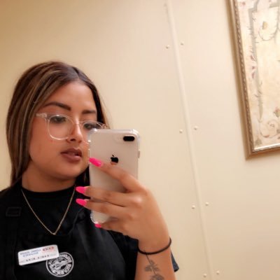 ax_helen_'s profile picture. happiness 🌻