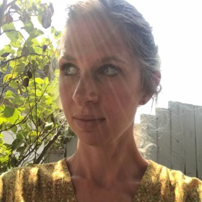 heleneda59's profile picture. Rédac chef, radio. Passionnée par tout, surtout par les gens.