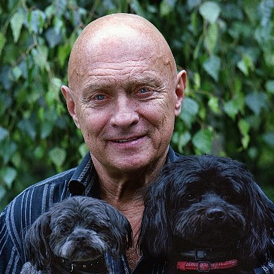 Diesel_Lenard's profile picture. Spezialist für Elektrotechnik | stolzer Regensburger seit 1964 | Vater von drei Söhnen | Hundefreund | politisch interessiert, freie Fahrt für meinen Diesel!