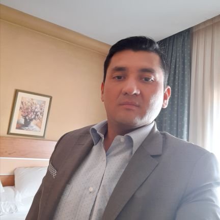 luis8a17's profile picture. 