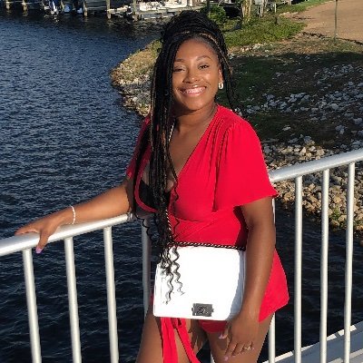 Crystal 🖤 Godly Young Woman . Nyla’s Favorite Aunt ♥️🧁 Dental School bound 🦷 Prayer and Advice Queen