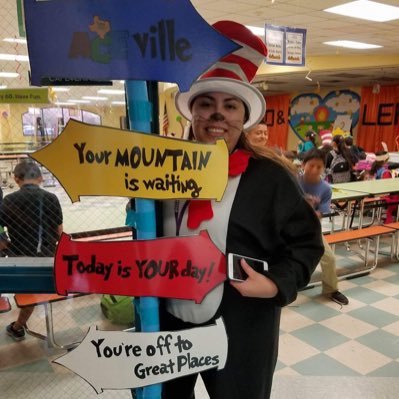 Iluvteachin's profile picture.