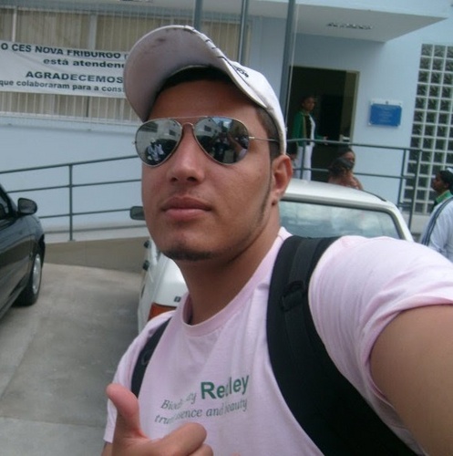 Ruan Souza 19 Anos,Nascido Na Cidade De Volta Redonda -Rj Atualmente Vivo Na Cidade De Alem Paraiba-MG..Gosto de Sair Com os Amigos ir em Baladas ..etc..