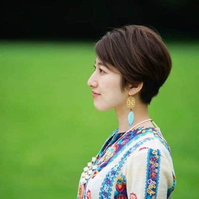 小原ゆかり Twitterissa 楓 スピッツ 代わる代わる覗いた穴から 何を見てたかなあ 一人きりじゃ叶えられない夢もあったけれど さよなら君の 声を抱いて歩いてゆく ああ僕のままでどこまで届くだろう 私の好きな曲 カバー スピッツ 楓 シンガー 小原ゆかり