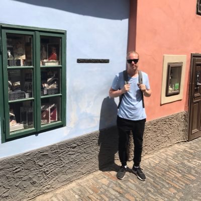 Blue collar blogger | Abundantly curious | Obsessed with classic literature | Instagram: whatthewise