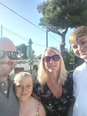 NeilHancock2's profile picture. I'm Honey Gold 😉