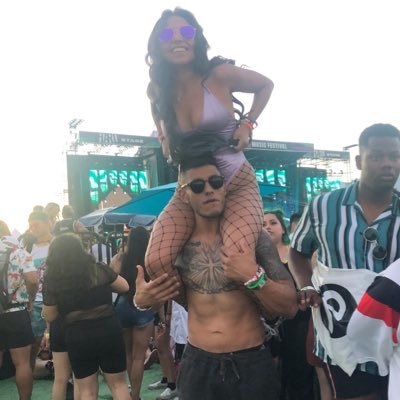 Susieveee's profile picture. it's not that serious.