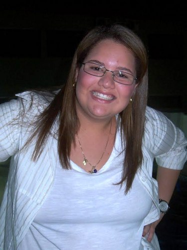 Sou estudante,atriz,tiro uns bicos no stand up.Sou legal,não sei me criticas,de fato.