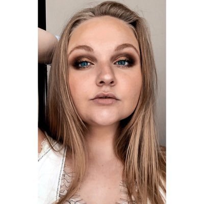 Hii_its_Megan's profile picture. smiling’s my favorite