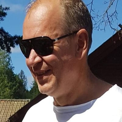 Tvåbarnsfar,  fotbollstokig.