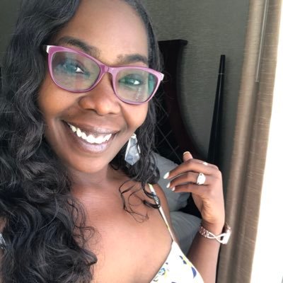 MrsDBSimmons's profile picture. #USCAlum2xs  #Educator