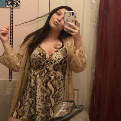 taylormakay4's profile picture. 💙💙