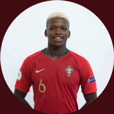 FlorentinoLfr's profile picture. Compte fan du futur meilleur 6 du monde 🦅🇵🇹Actus, photos, vidéos, déclas, débats, stats, etc @SLBenfica ⚪️❤️ | @selecaoportugal 🇵🇹❤️ @Florentino_61