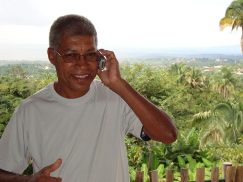 Jota Lacerda comenta, diariamente, às 18h e 23h, na Rádio Assunção Cearense -  http://t.co/1UITcJoN