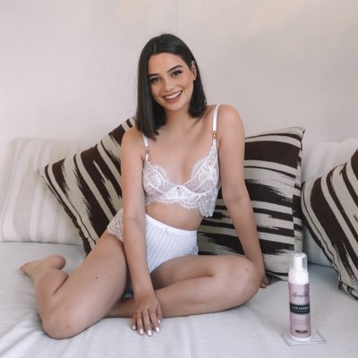 euohoriahoney's profile picture. shake it like a polaroid picture