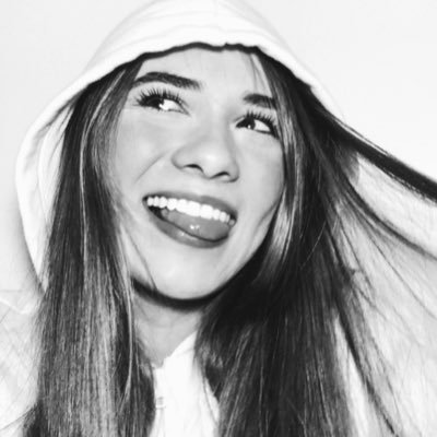 ✼ Maria Eduarda Ribeiro ✼ • A life não é easy não, guys. •