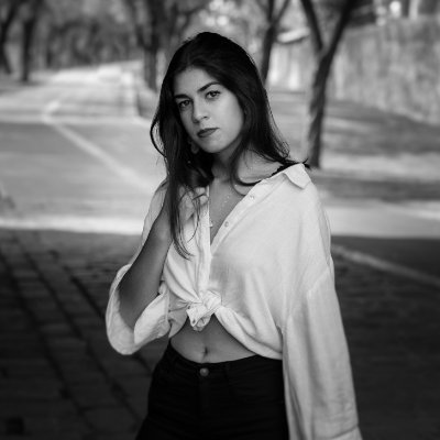 teresadz's profile picture. φψκ 
Graduada en Física en la US 🔭
Disfrutando a sorbitos la luna llena ☽
(soy alérgica a la puntualidad)