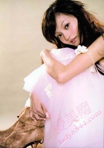 molly326468's profile picture. I am a snow boots lover.I donot know why I am so crazy about UGG,bracelet,but I really feel happy when wearing UGG boots.