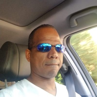 Conocimientos avanzados en el área de tecnología e informática. Padre. Amigo. Esposo. Divertido. Realista. Cero estrés...