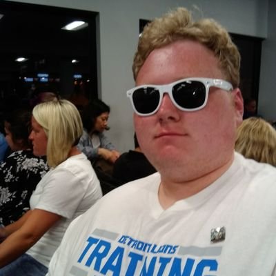 I bleed Honolulu blue and co-host the Drunk Kitten Review podcast
@dkrpod