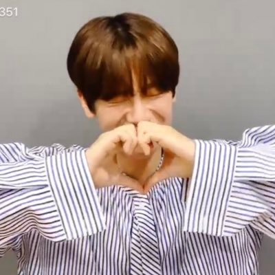 Gold_BronzeH's profile picture. 금 동 현 .. 내 심 장 을 .. 가만 안 두다니 ..